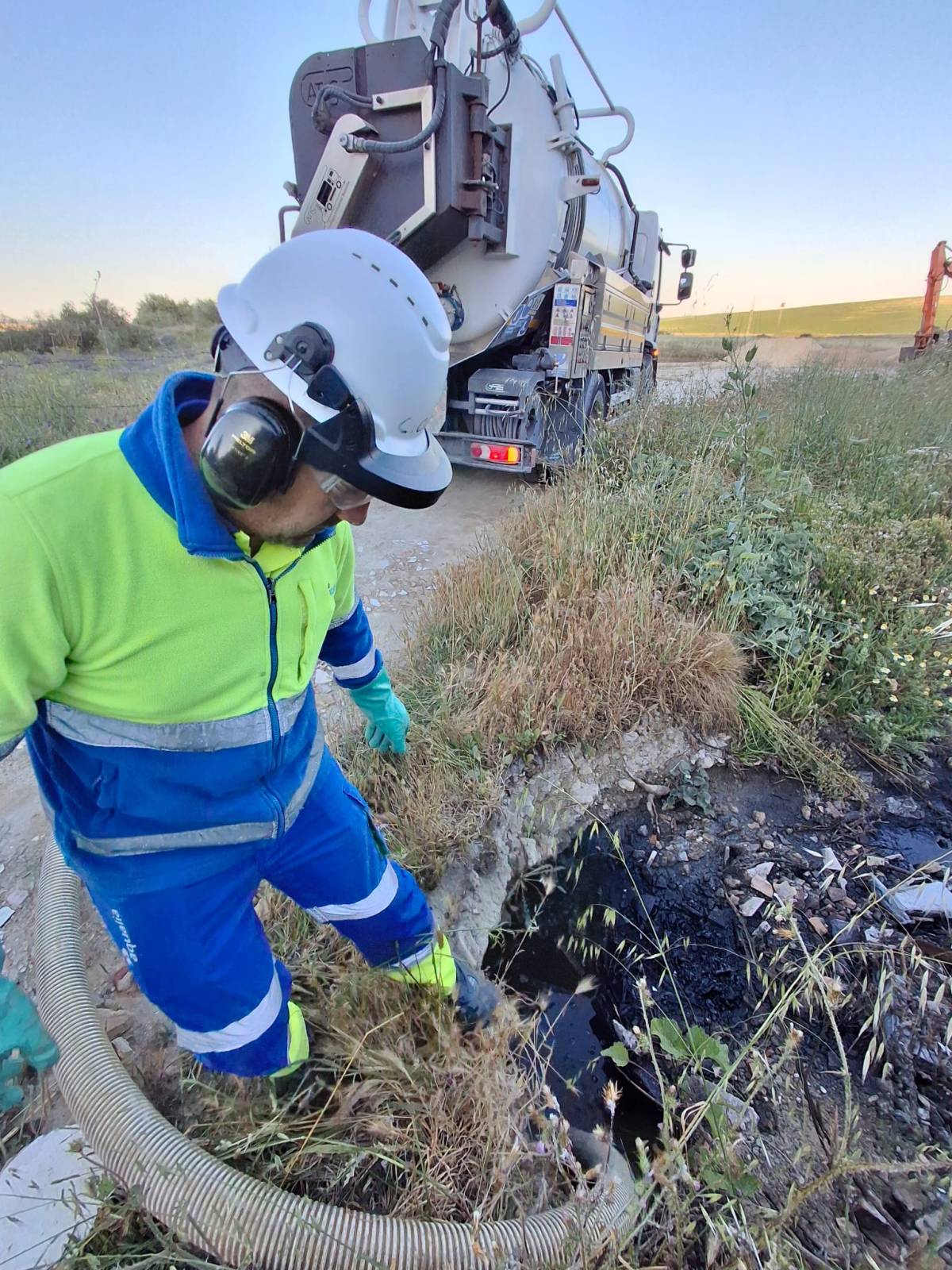 Vertido de aguas fecales zona este Jerez Ecologistas y Aquajerez - Vertido de aguas fecales zona este Jerez Ecologistas y Aquajerez