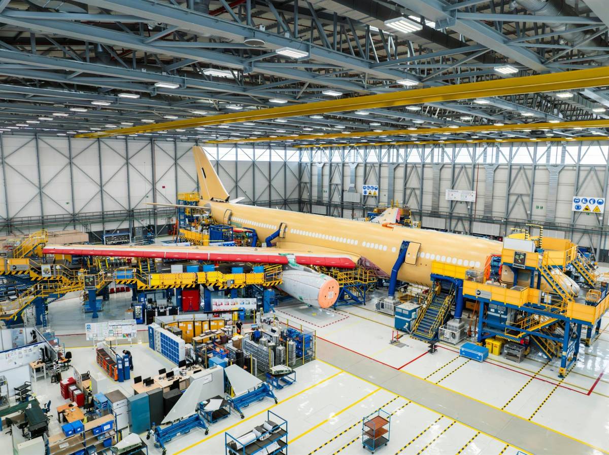 Airbus creará 200 nuevos empleos en Sevilla con una fábrica que convertirá los aviones comerciales en militares