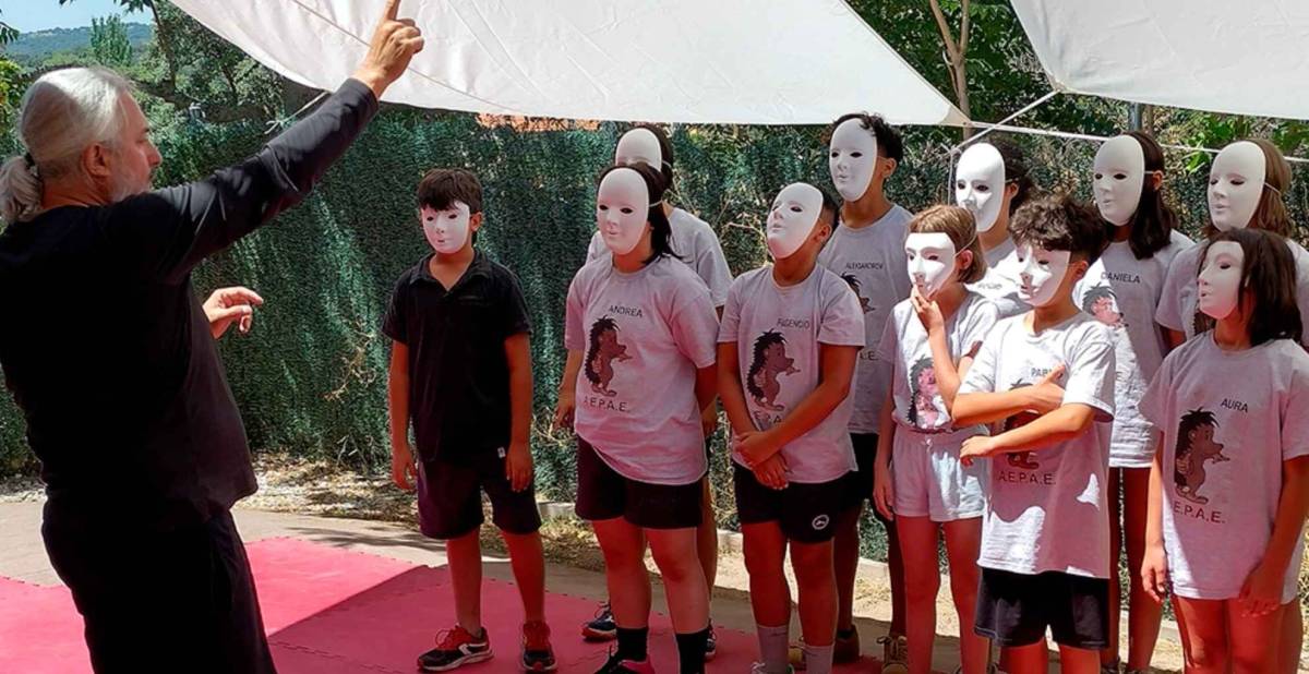 El campamento terapéutico de verano para menores que sufren violencia escolar: 