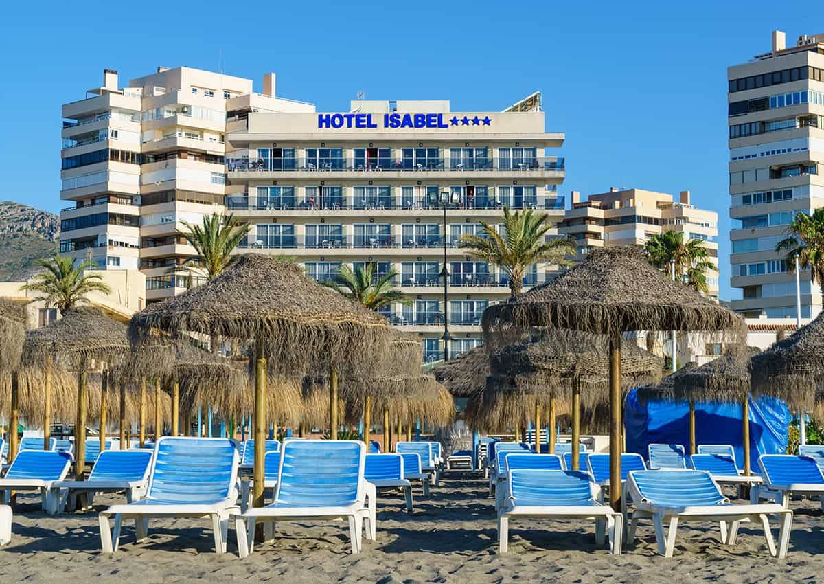 Gran susto en la Costa del Sol: desalojan un hotel tras salir ardiendo dos sillas de ruedas