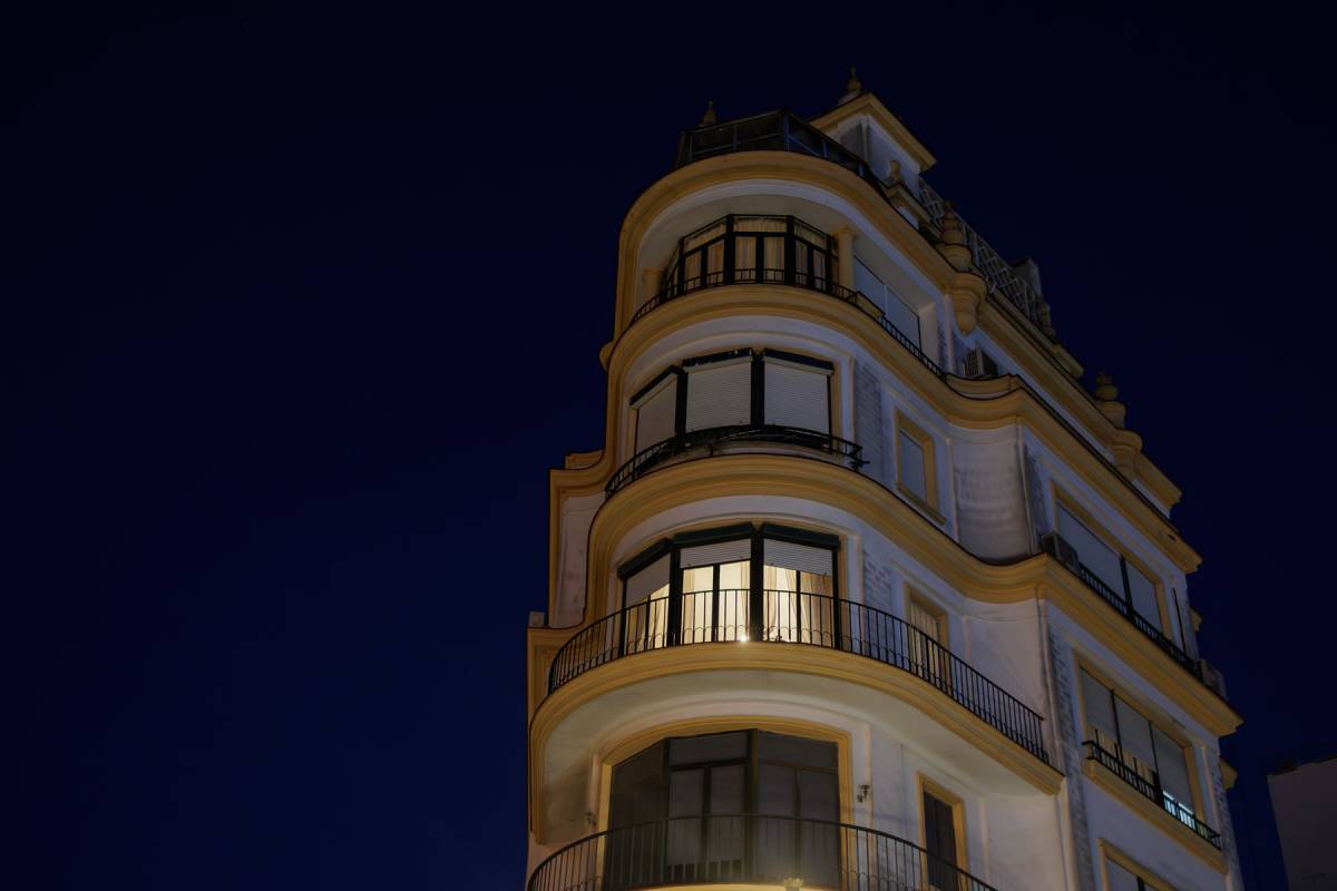 Precio de la luz hoy, lunes 25 de mayo: tiene ocho horas 'gratis', pero es un 390% más cara que hace un año
