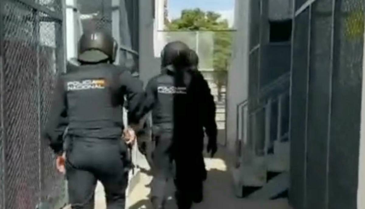 Varias casas de 'Los Pitufos', en Jerez, convertidas en 'narcopuntos' de venta de cocaína o hachís junto a centros educativos