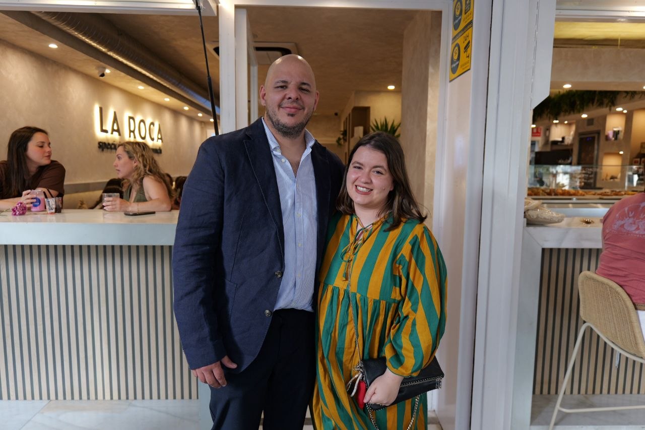 Oswaldo Sánchez y Laura Cámara, en La Roca, el nuevo templo del brunch en Jerez. - Oswaldo Sánchez y Laura Cámara, en La Roca, el nuevo templo del brunch en Jerez.