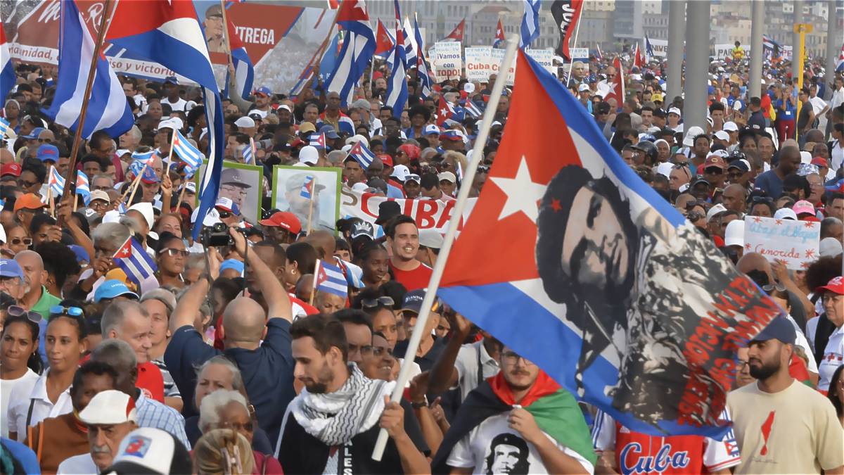 Doble 'vuelta de tuerca' de Trump sobre Cuba