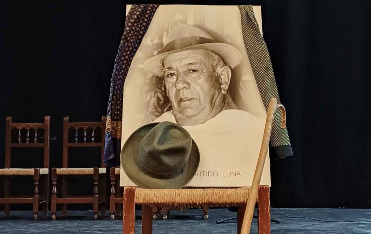 Imagen de Ramón Curtido que ha presidido el acto flamenco.