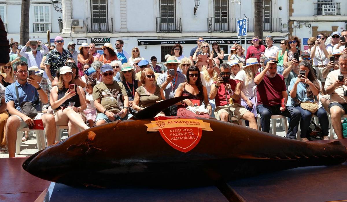 Chiclana disfruta de la III Feria del Atún - Chiclana disfruta de la III Feria del Atún