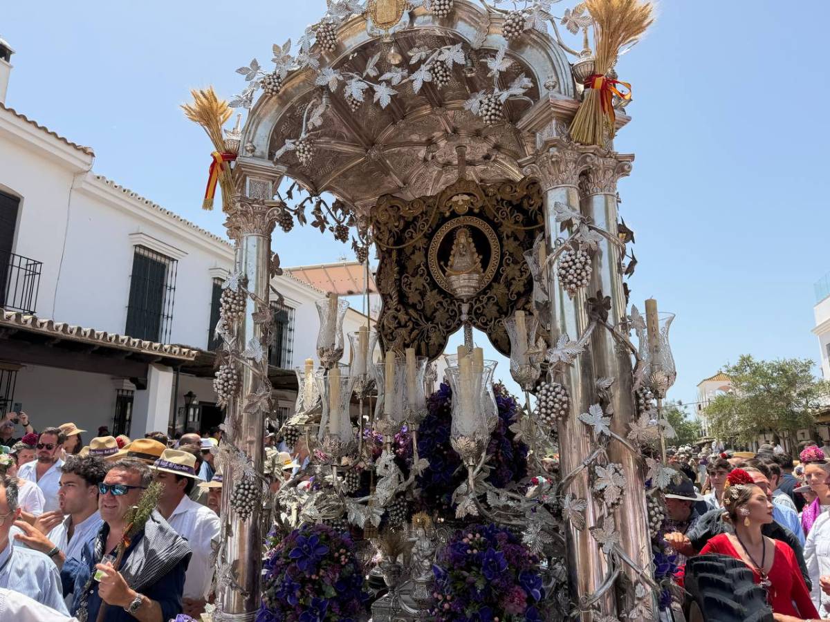 Vídeo | Así ha llegado Jerez a El Rocío, con su ambiente inconfundible