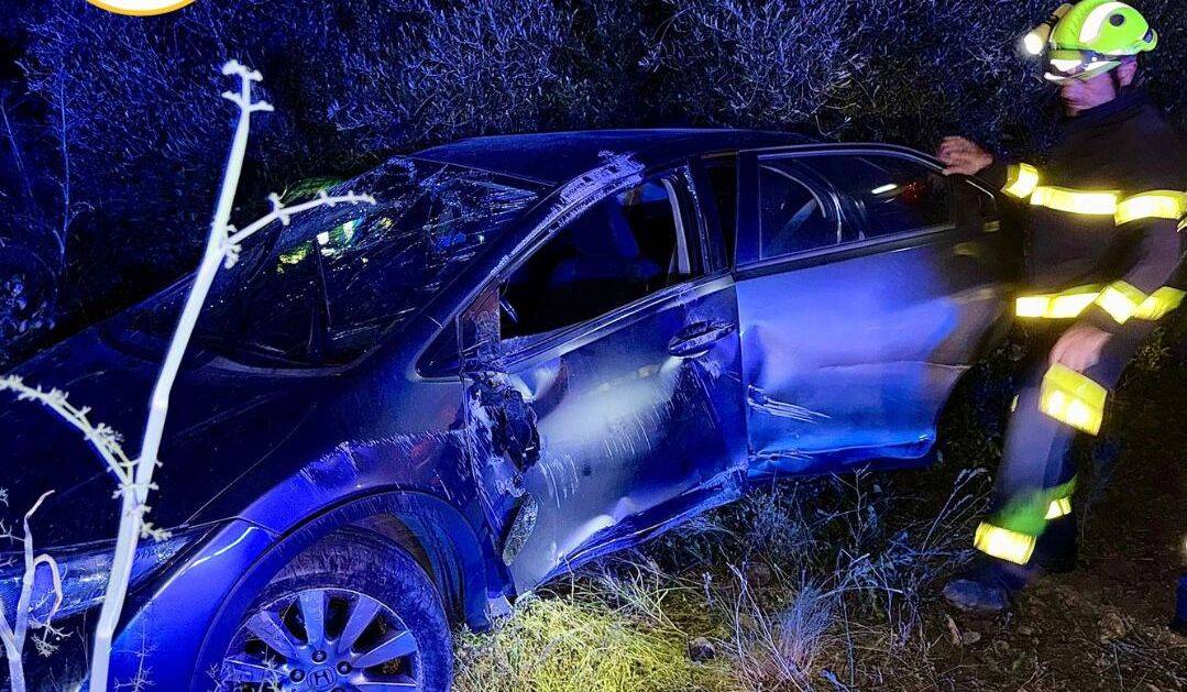 Cuatro mujeres de 27 y 22 años, heridas y evacuadas al Hospital de Villamartín por un accidente con vueltas de campana