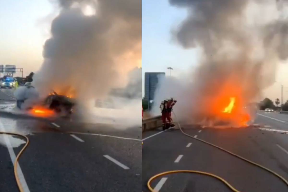 Las llamas sorprenden en plena carretera de Sevilla: incendio de un coche sin daños personales