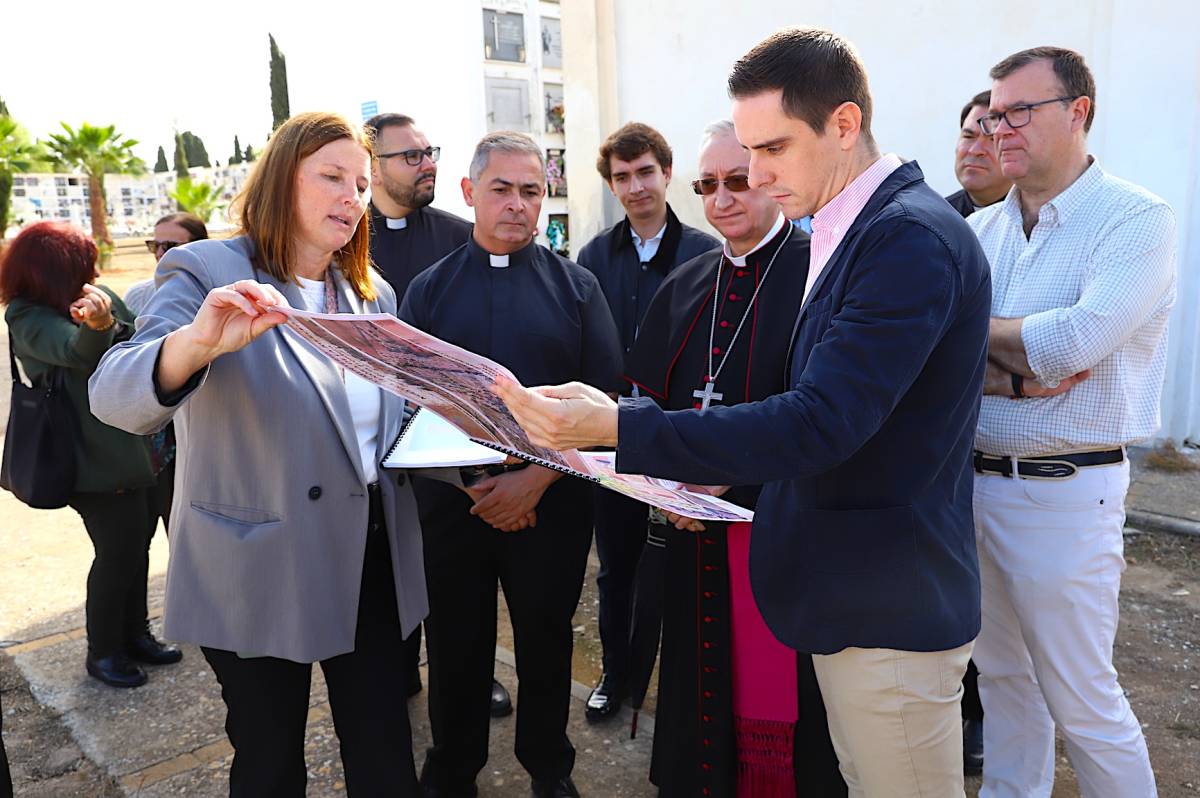 El Ayuntamiento de Jerez construirá nuevos nichos para osarios y derribará un bloque del cementerio ya desalojado