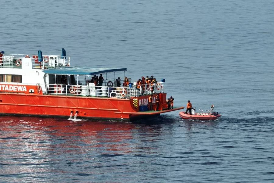 Un tribunal de Indonesia condena al capitán del barco que naufragó y provocó la muerte de cuatro miembros de una familia española