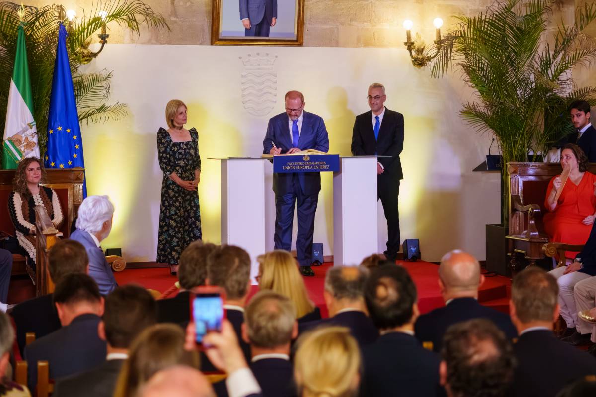 EMBAJADORES DE LA UNION EUROPEA DE VISITA EN JEREZ