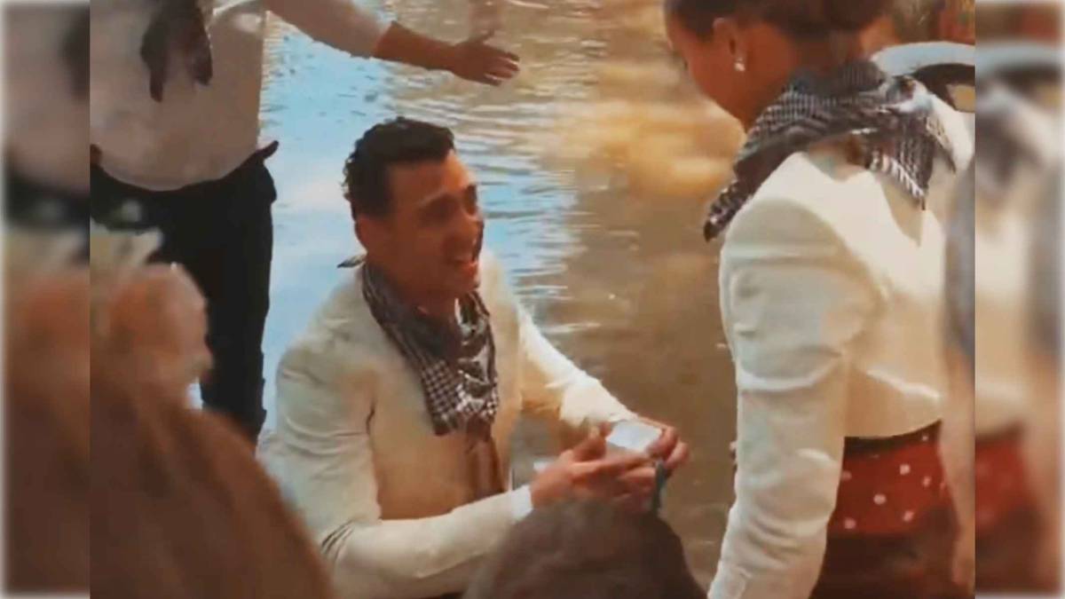 El momento más romántico de El Rocío: así ha sido la pedida de mano de una pareja de Zamora