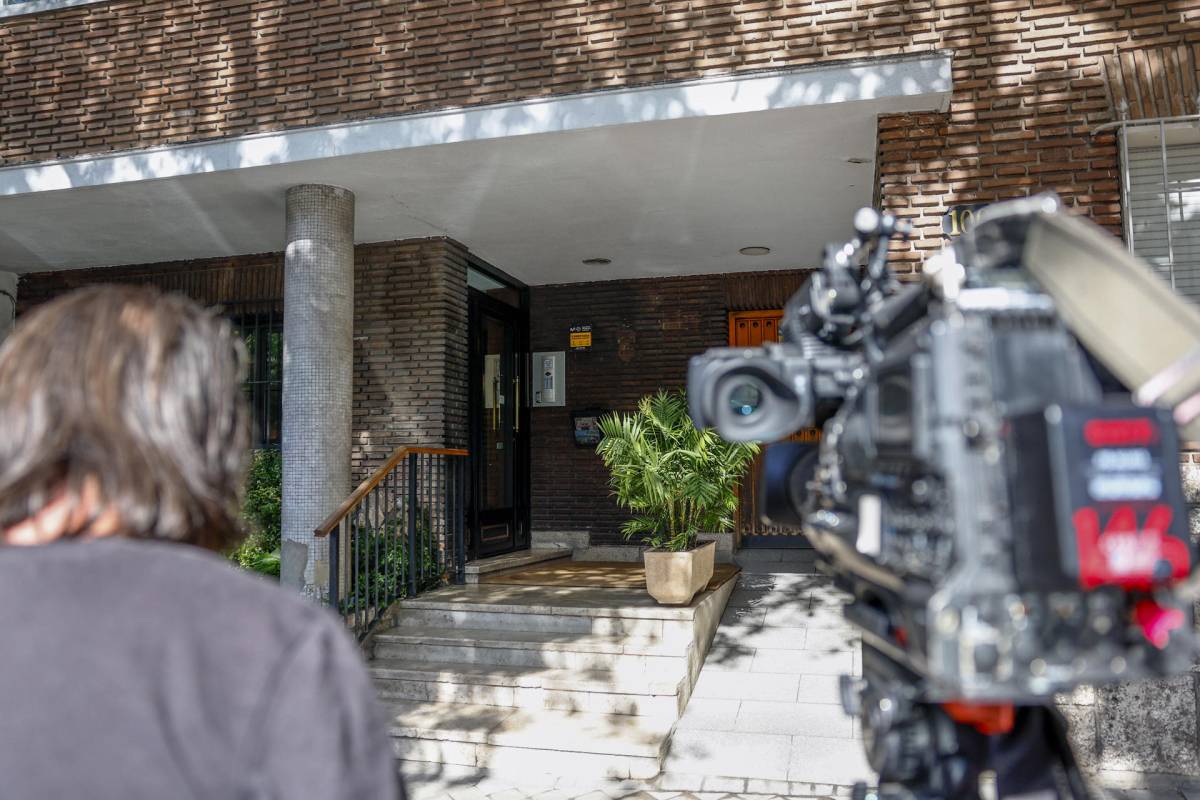 Zarrías, Cerdán y la gerente del PSOE, imputados por el 'caso Leire': la UCO registra la casa del ex vicepresidente de la Junta
