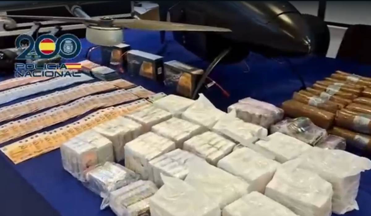 Dinero, drones y drogas intervenidas por la Policía Nacional - Dinero, drones y drogas intervenidas por la Policía Nacional