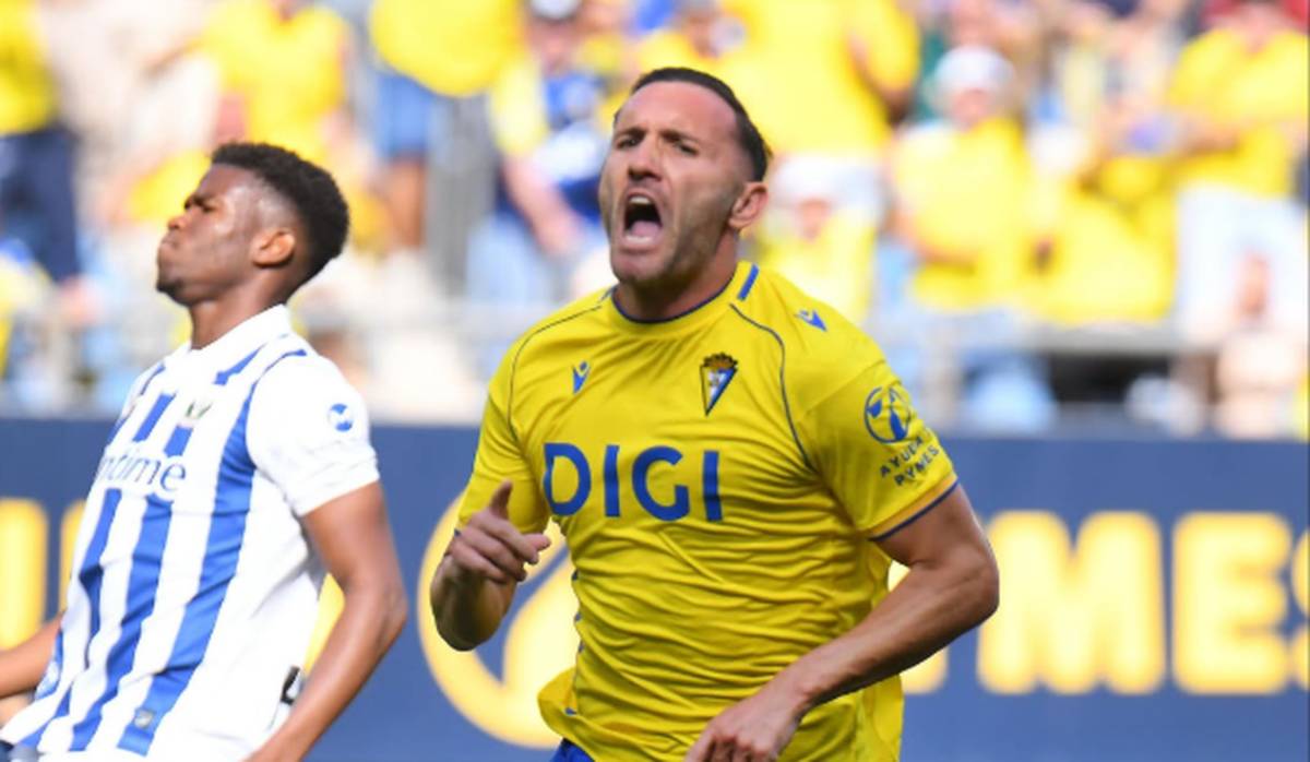 El método del 'Rip Deal' golpea a Lucas Pérez, jugador del Cádiz CF: billetes falsos, relojes de lujo y dos detenidos