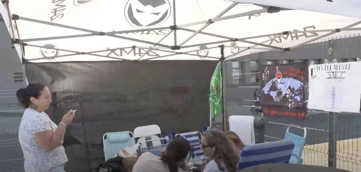 Ya hay fans de Alejandro Sanz acampando en La Cartuja a diez días de su concierto en Sevilla