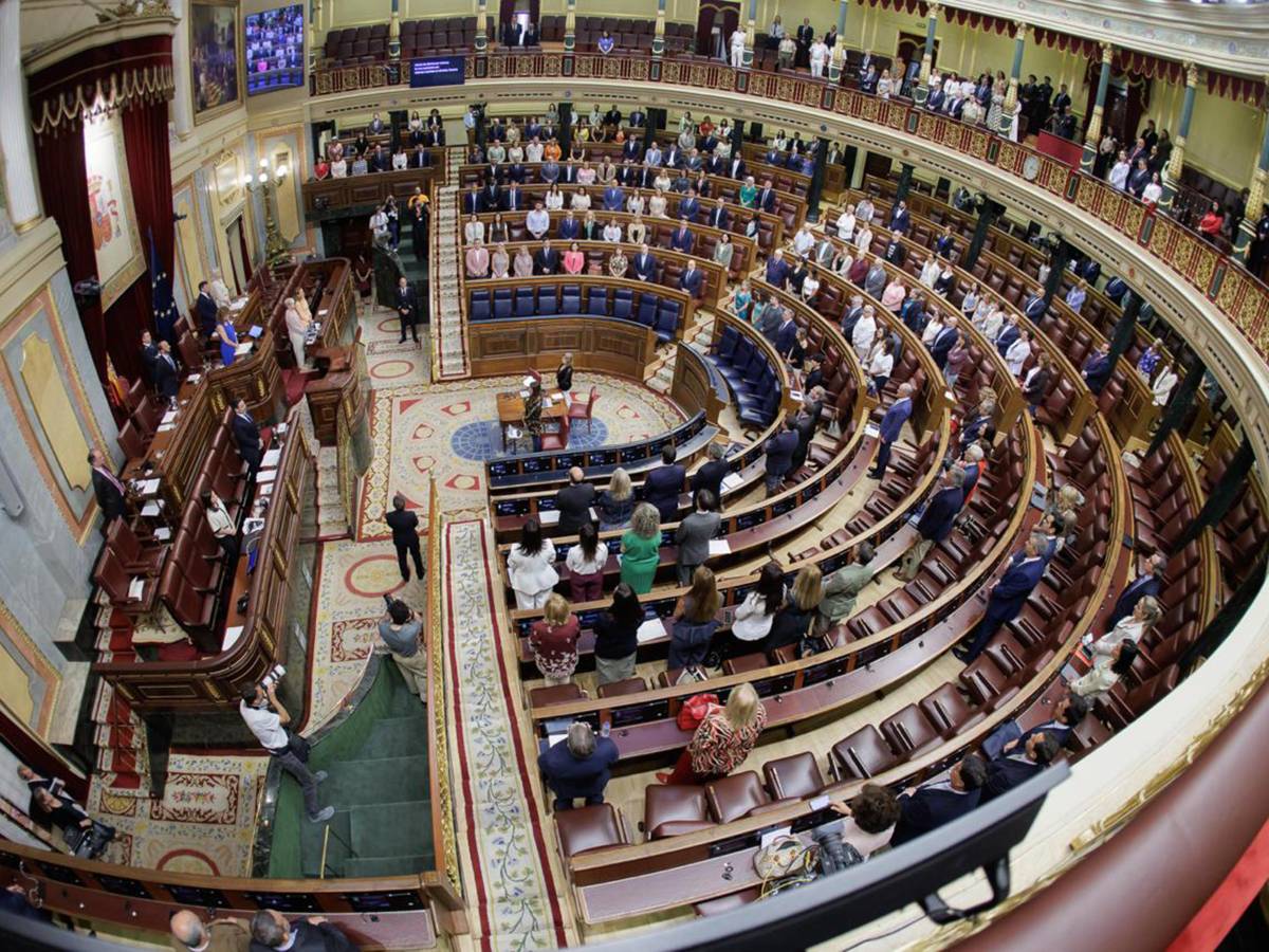 El PNV pide de nuevo un adelanto electoral pero se niega a una moción de censura: 