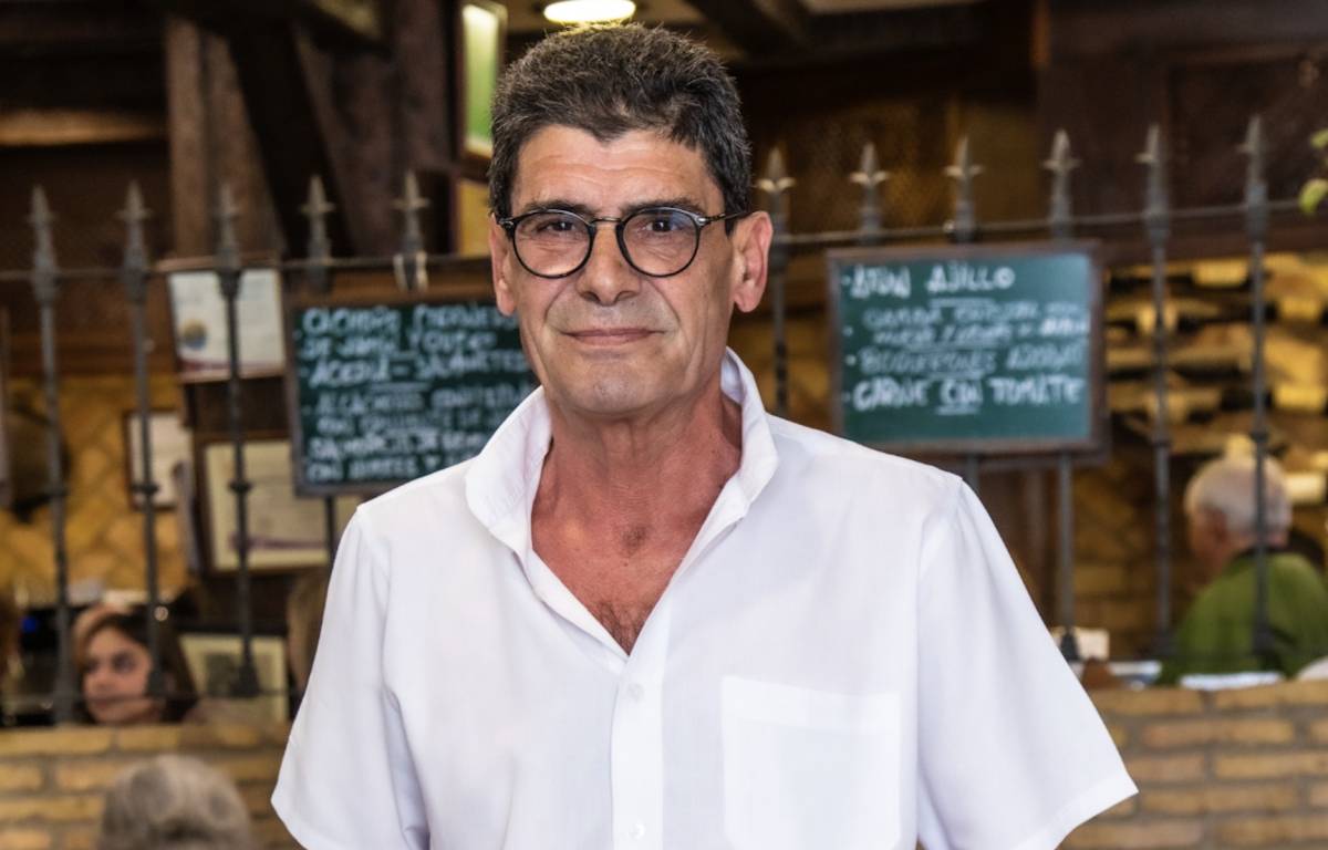 Adiós tras 40 años de madrugones: el cariñoso mensaje de un mesón de Puerto Real a uno de sus trabajadores