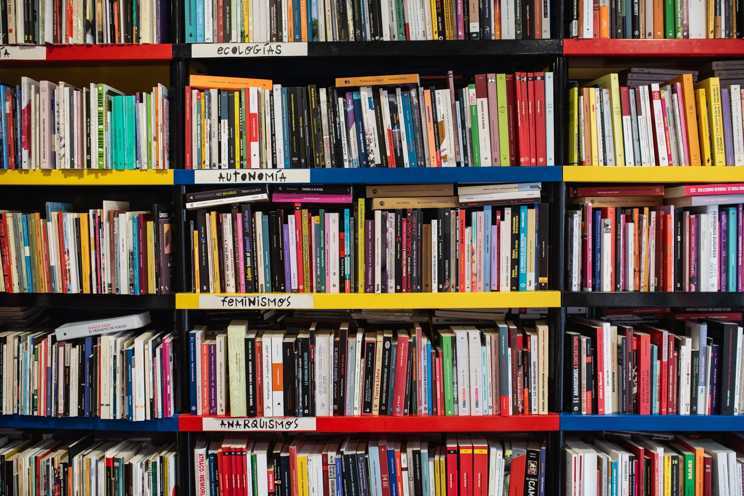 Librería la Fuga en Sevilla. - MAURI BUHIGAS