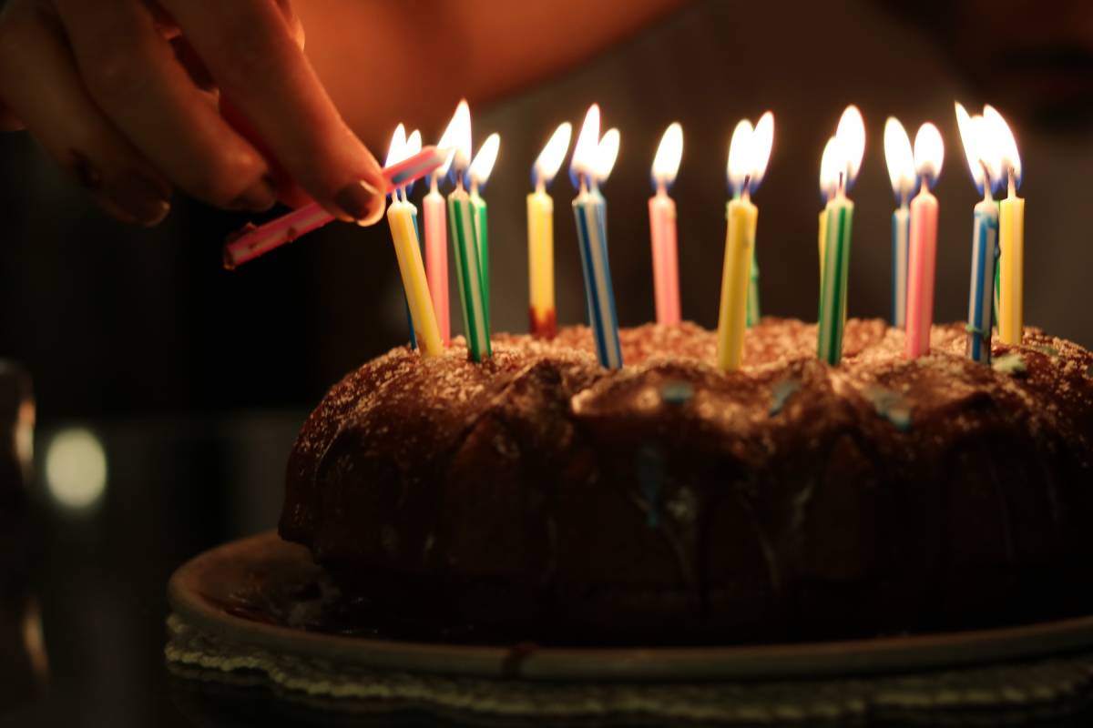 Una tarta de cumpleaños. - 