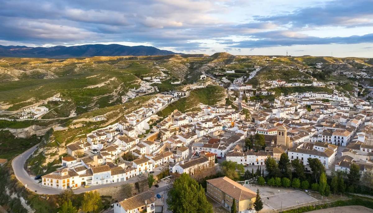 Galera, el pueblo granadino con historia, donde vivir bajo tierra. - 