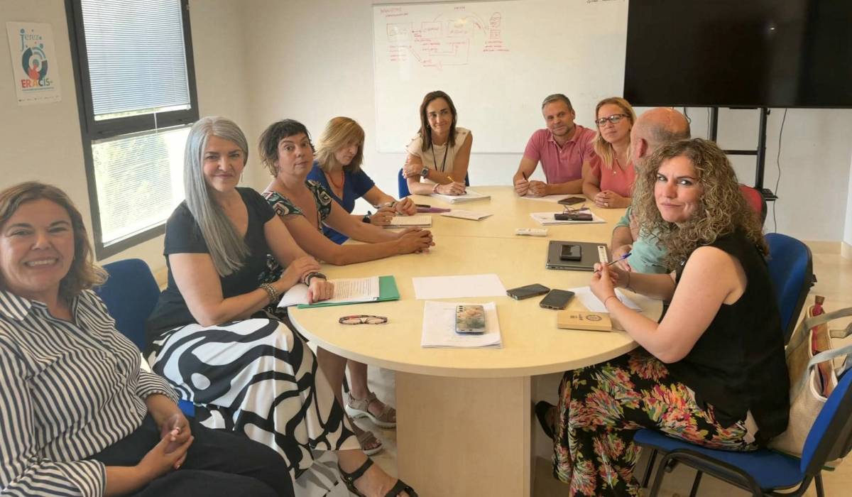 Afra Mujeres aborda con Jerez la atención a mujeres sin hogar en el albergue - 