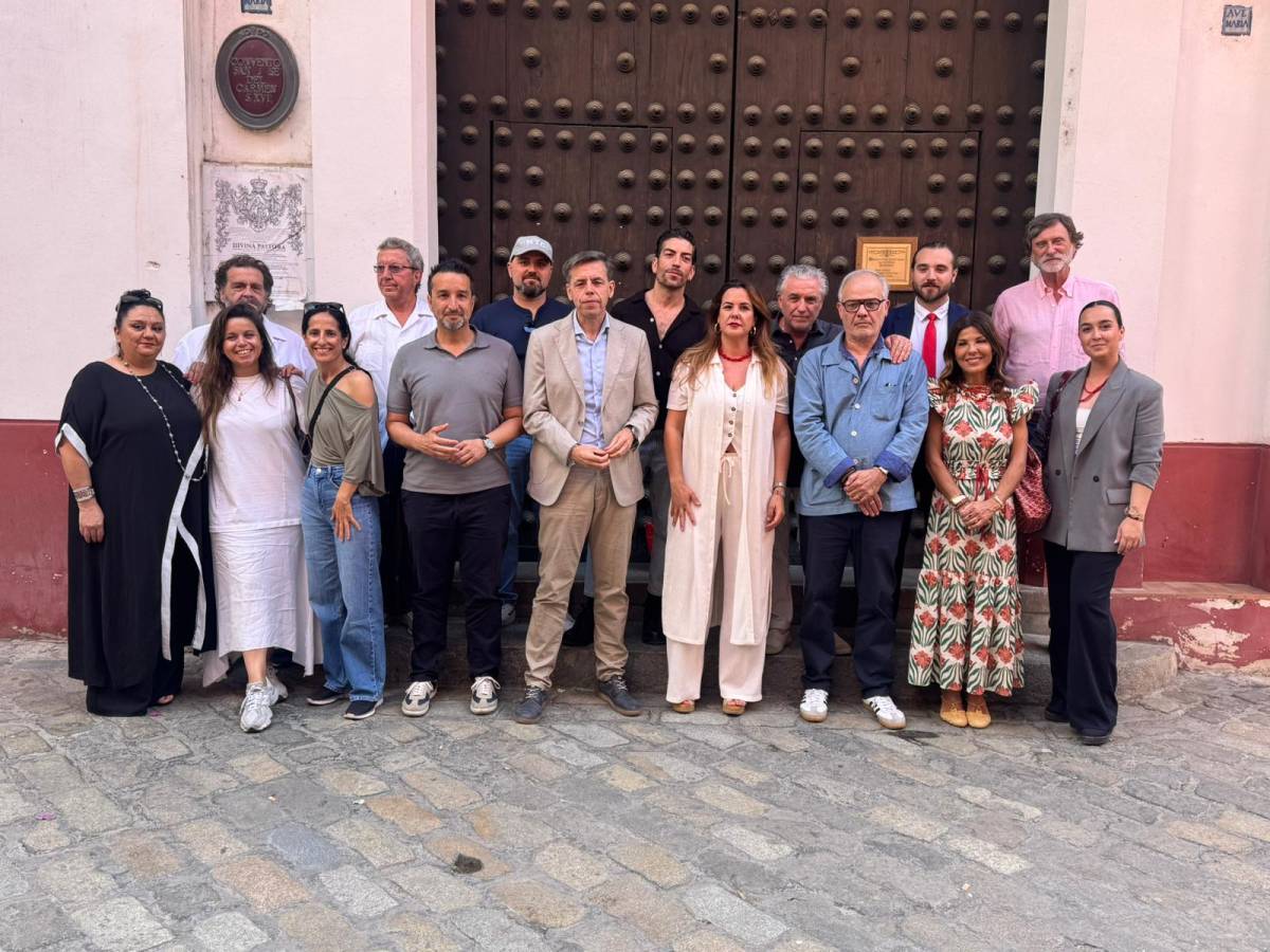 Foto de familia tras la presentación Festival Flamenco Mont-de-Marsan 2026 en el IAF