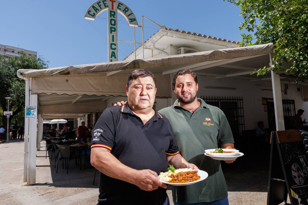 Más de 40 años de parrilladas y domingos de paella en el bar Tropical en Jerez: 