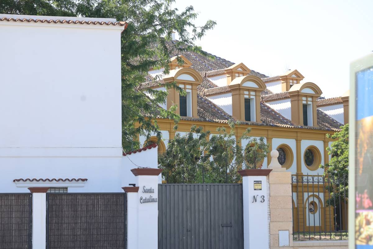 Antes de la Real Escuela de Jerez ya había vida allí: las últimas casas que resisten en la finca del gran emblema ecuestre