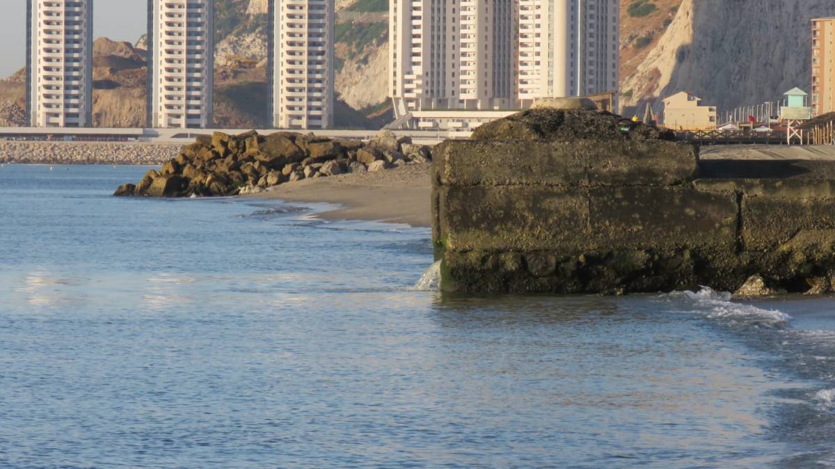  Vertidos de aguas residuales en La Línea, procedentes de Gibraltar: llegan a una zona protegida de la Red Natura 2000
