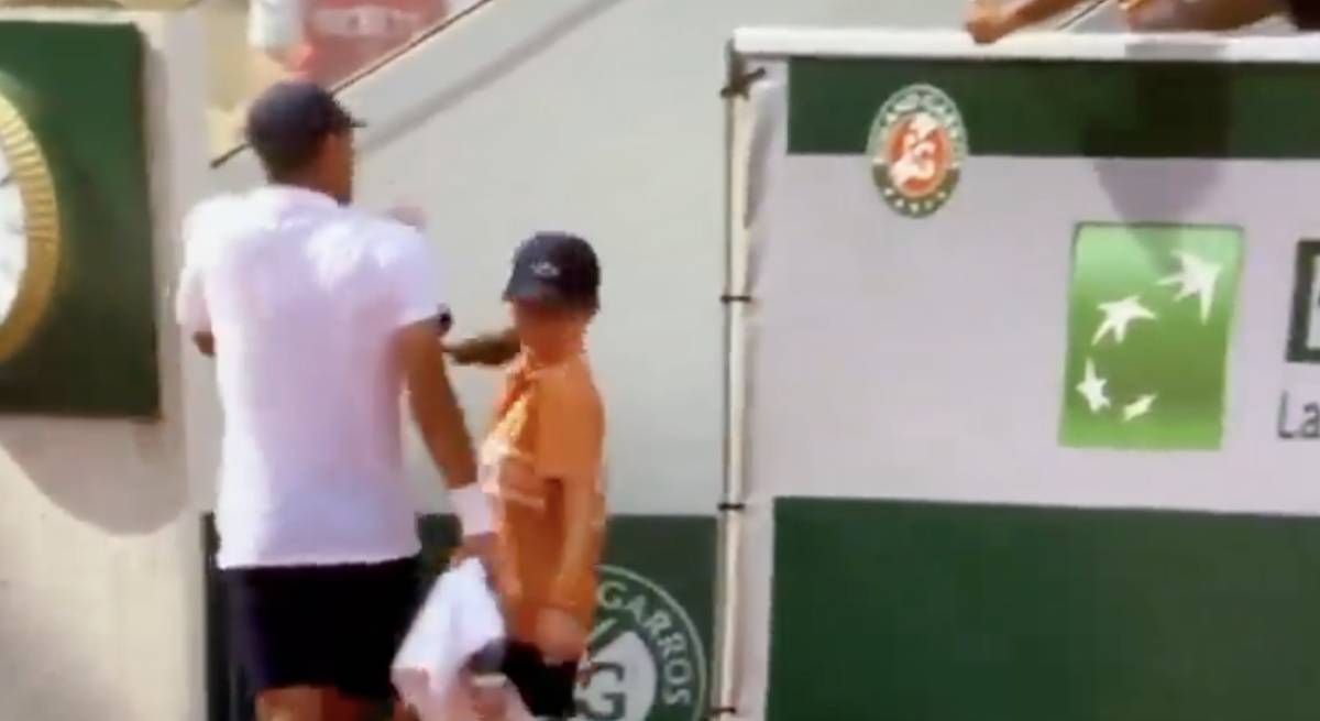 Una victoria histórica y una polémica viral: Rafa Jódar da su versión sobre el incidente con una recogepelotas en Roland Garros