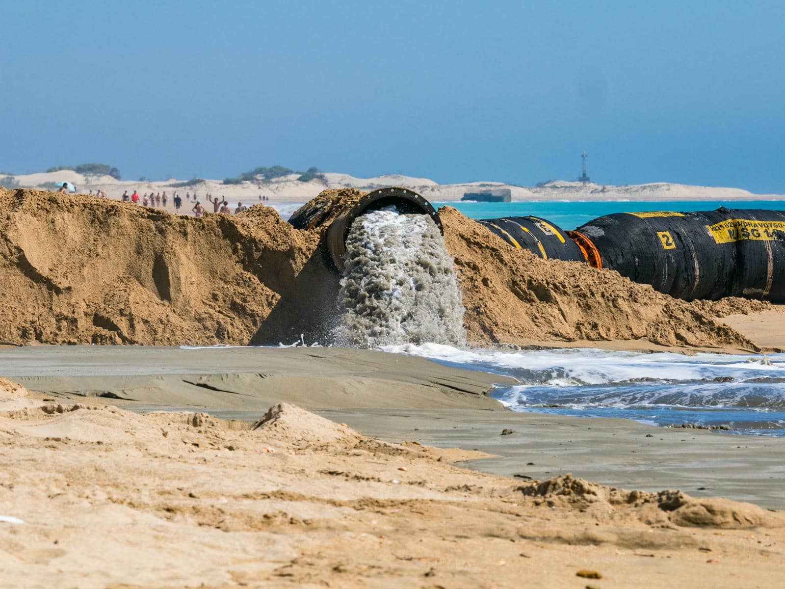 El 'renacer' de la playa de Camposoto: así recupera su imagen tras los devastadores temporales de invierno