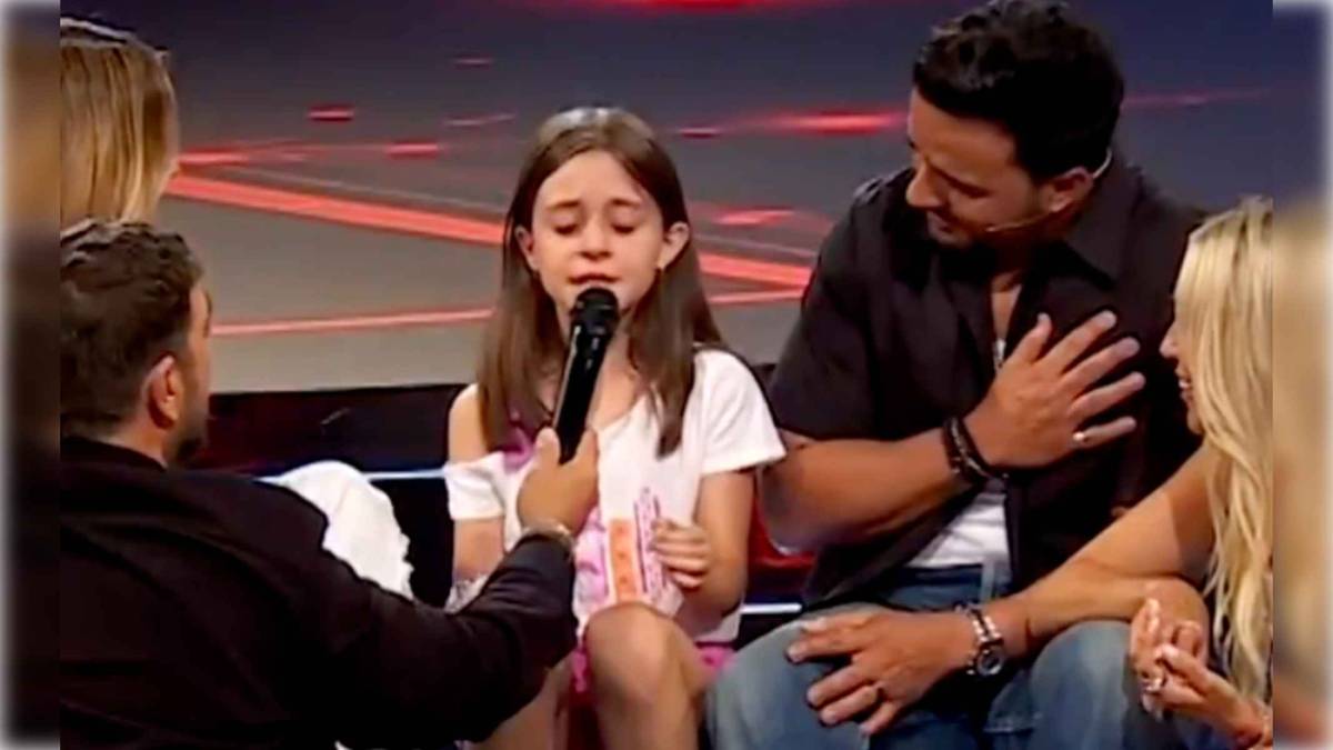 El emocionante momento de Lola, la niña de Chiclana que conquista 'La Voz Kids' con su naturalidad y una copla de Carnaval