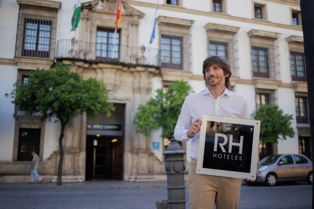 El histórico hotel de Alameda Cristina cambia de manos: estrena etapa con una cadena que estudia elevar su categoría