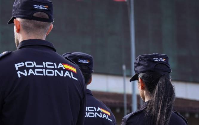 Estudiante de bachillerato y autodidacta: así es el menor que filtró datos de la Policía, la Guardia Civil y la Fiscalía desde casa de sus padres