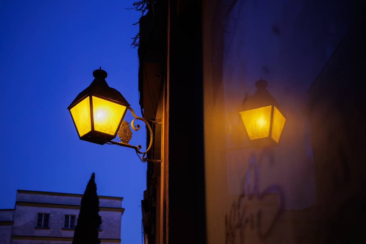 Precio de la luz hoy viernes 5 de junio: la brecha más brutal de la semana del mediodía a la noche