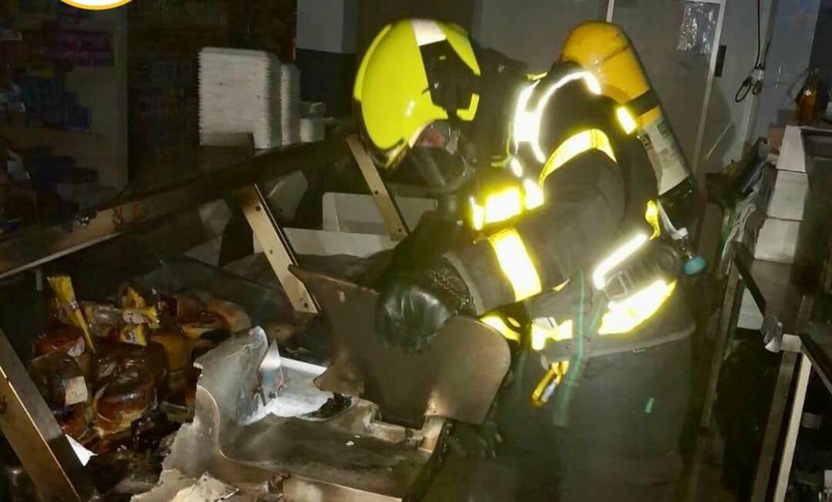Susto en un SuperArcos de La Janda: arde una cámara frigorífica en un supermercado de Benalup