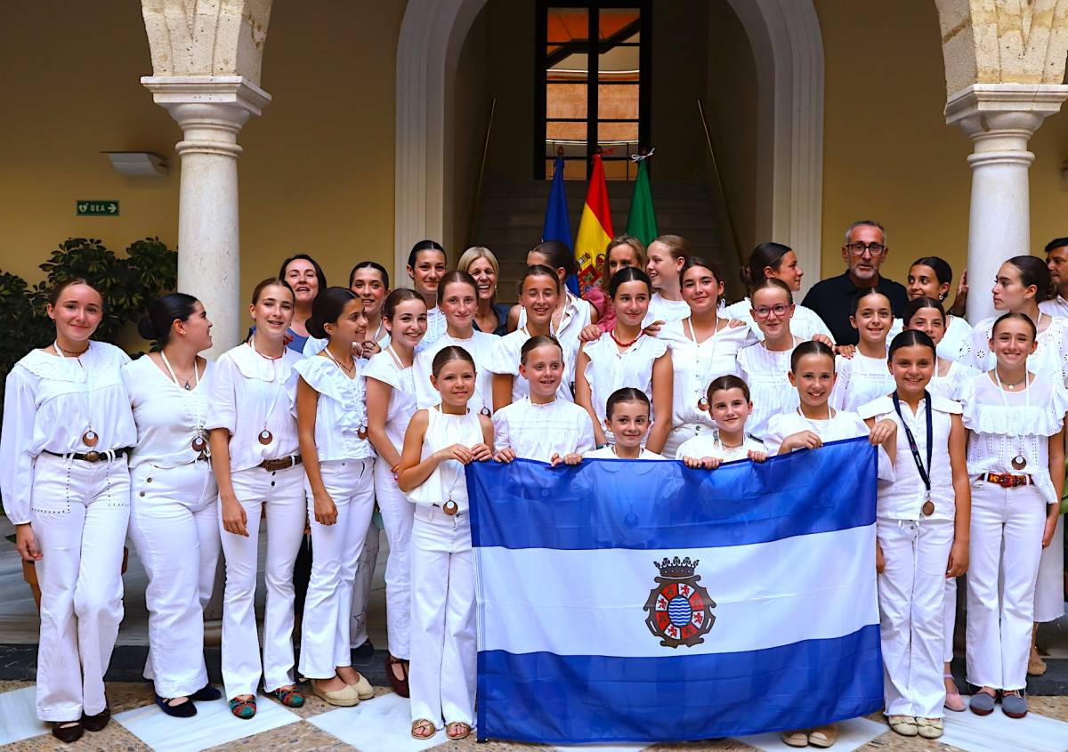 Foto de familia tras la recepción.