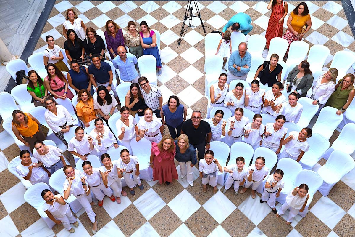 Orgullo jerezano: 30 niñas y jóvenes de la escuela Fredes Insa suben al podio nacional de danza y competirán a nivel mundial