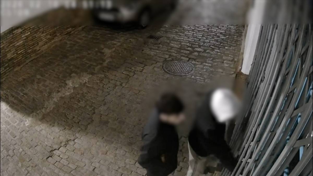 Cae un ladrón que reventaba coches en la provincia de Sevilla para revender la baliza V16