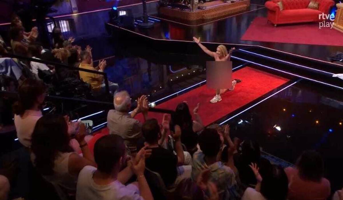Henar Álvarez, en ropa interior tras un discurso feminista en el programa `Al cielo con ella`
