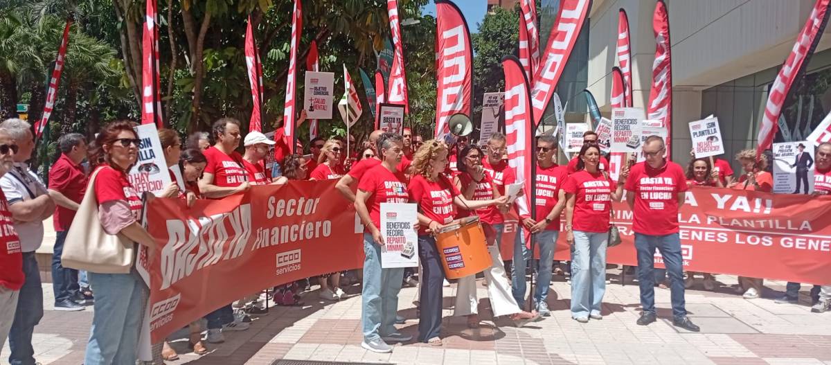 Los empleados de bancos en Andalucía, cada vez más quemados y presionados para vender como sea