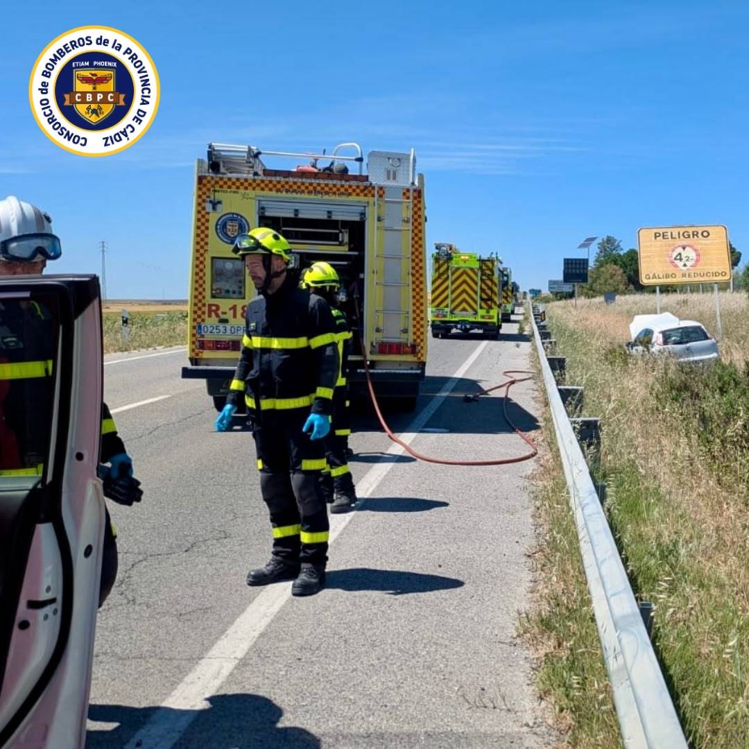 Despliegue de bomberos en la zona.