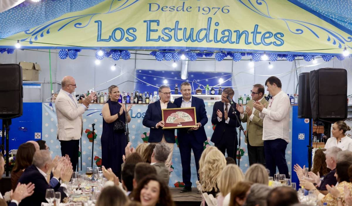 `Los Estudiantes` celebran su 50 aniversario en la Feria del Abrazo de La Rinconada - `Los Estudiantes` celebran su 50 aniversario en la Feria del Abrazo de La Rinconada