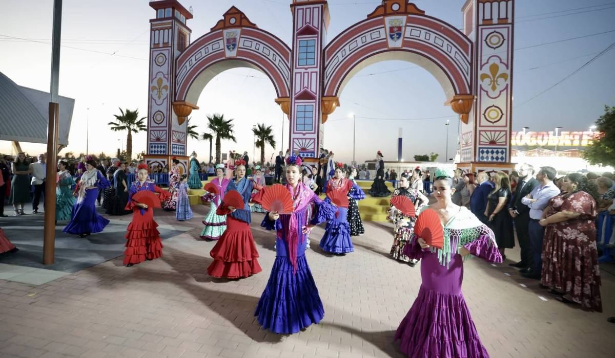 La Feria del Abrazo enciende La Rinconada con farolillo, música y sevillanas en La Rinconada - La Feria del Abrazo enciende La Rinconada con farolillo, música y sevillanas en La Rinconada