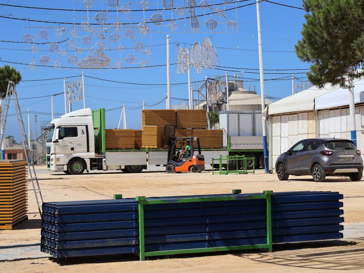 Preparativos en el recinto ferial.