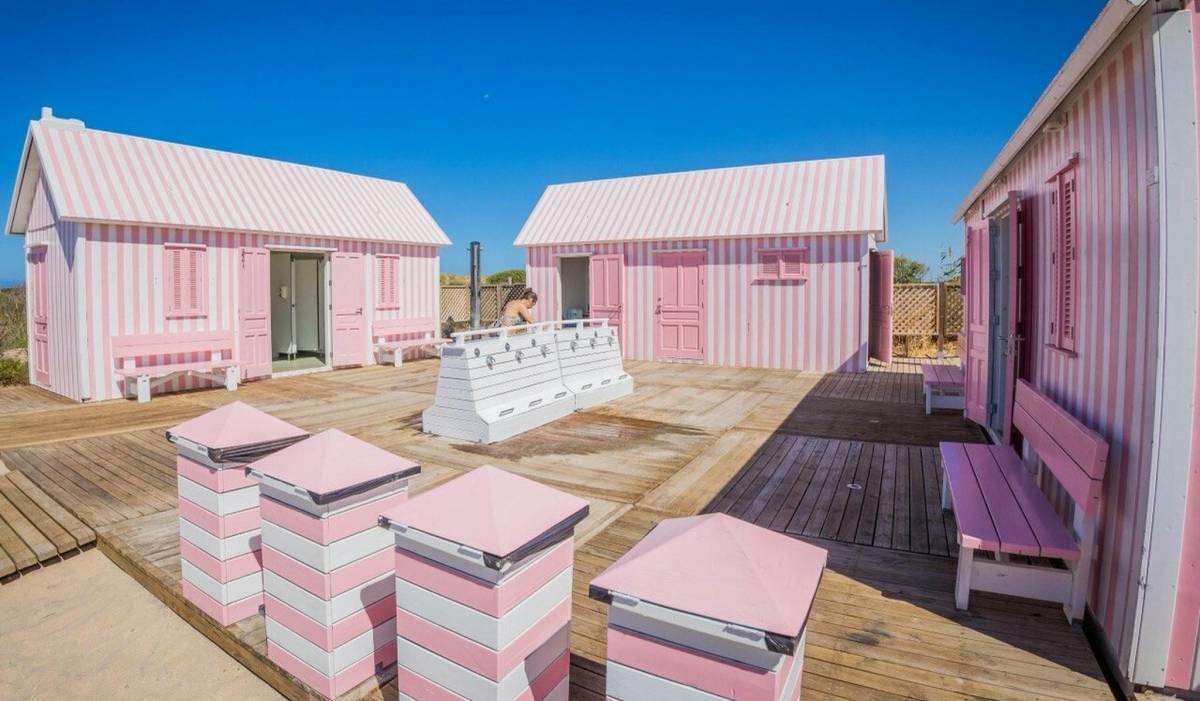 Los baños más 'instagrammers' están en San Fernando: Camposoto vuelve al verano teñida de vida y color