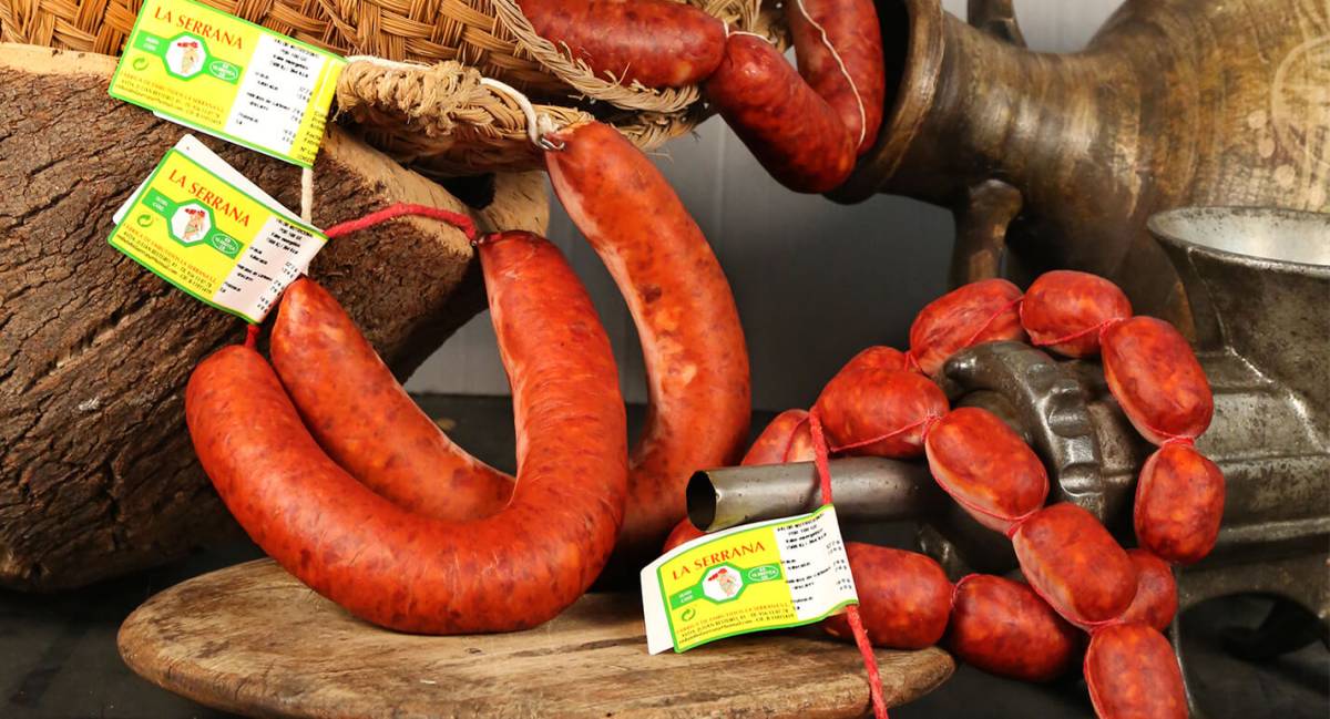 Alerta alimentaria por salmonella en Andalucía: detectada en dos variedades de chorizo vendidos en 20 pueblos de Sevilla y Cádiz
