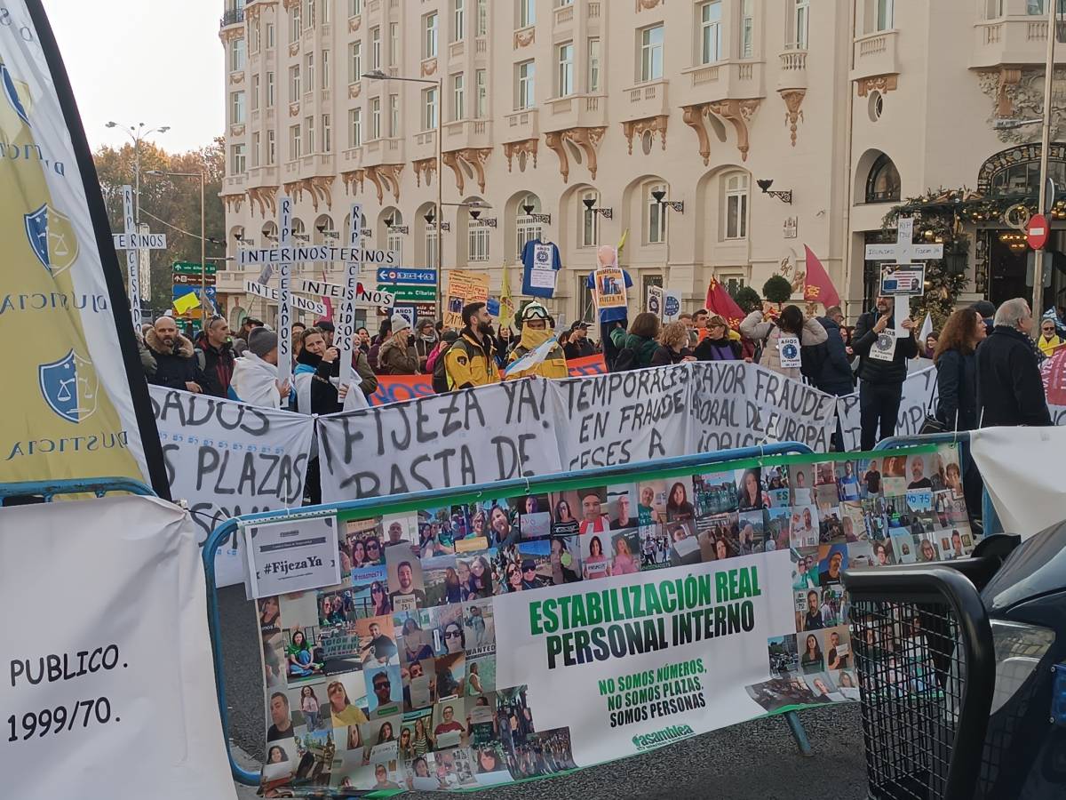 Los docentes interinos andaluces denuncian coacción pese a la histórica sentencia europea: 